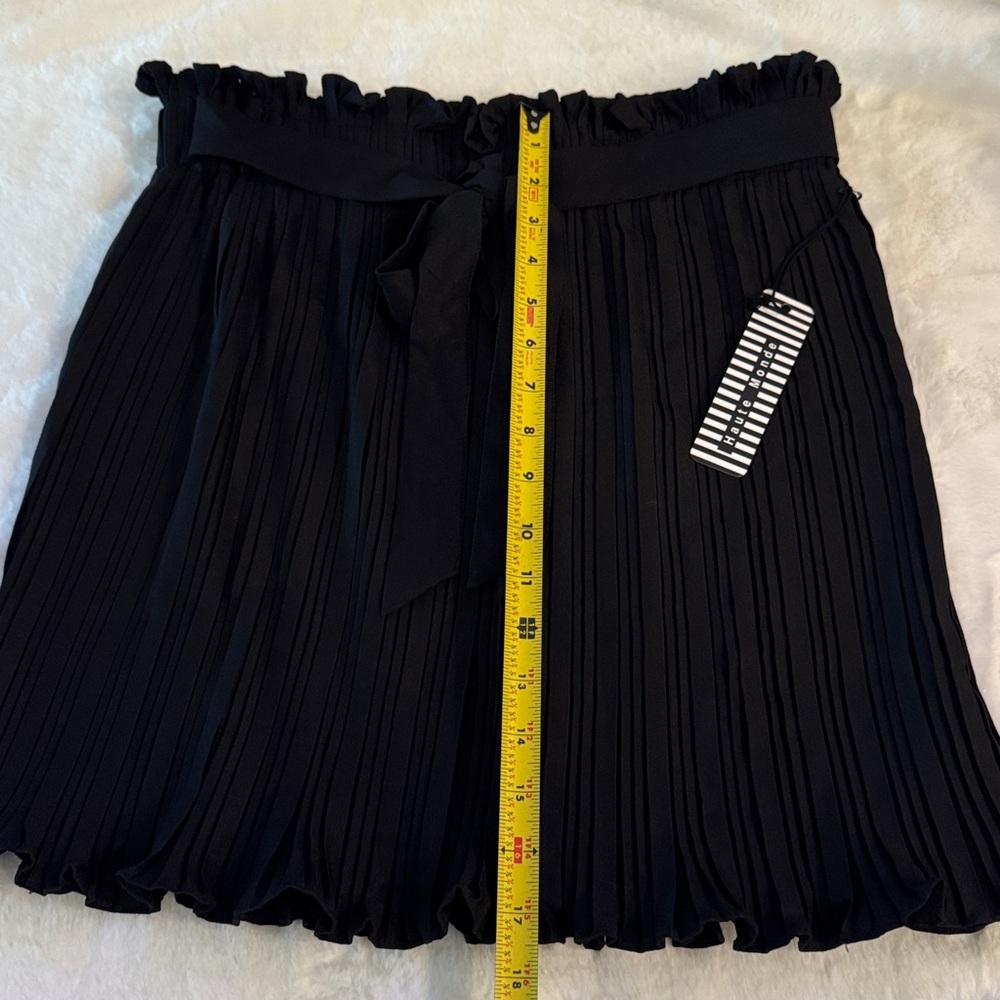 Haute Monde Black Crimped Flowy Mini Skirt w/ Tie Belt - Picture 10 of 16